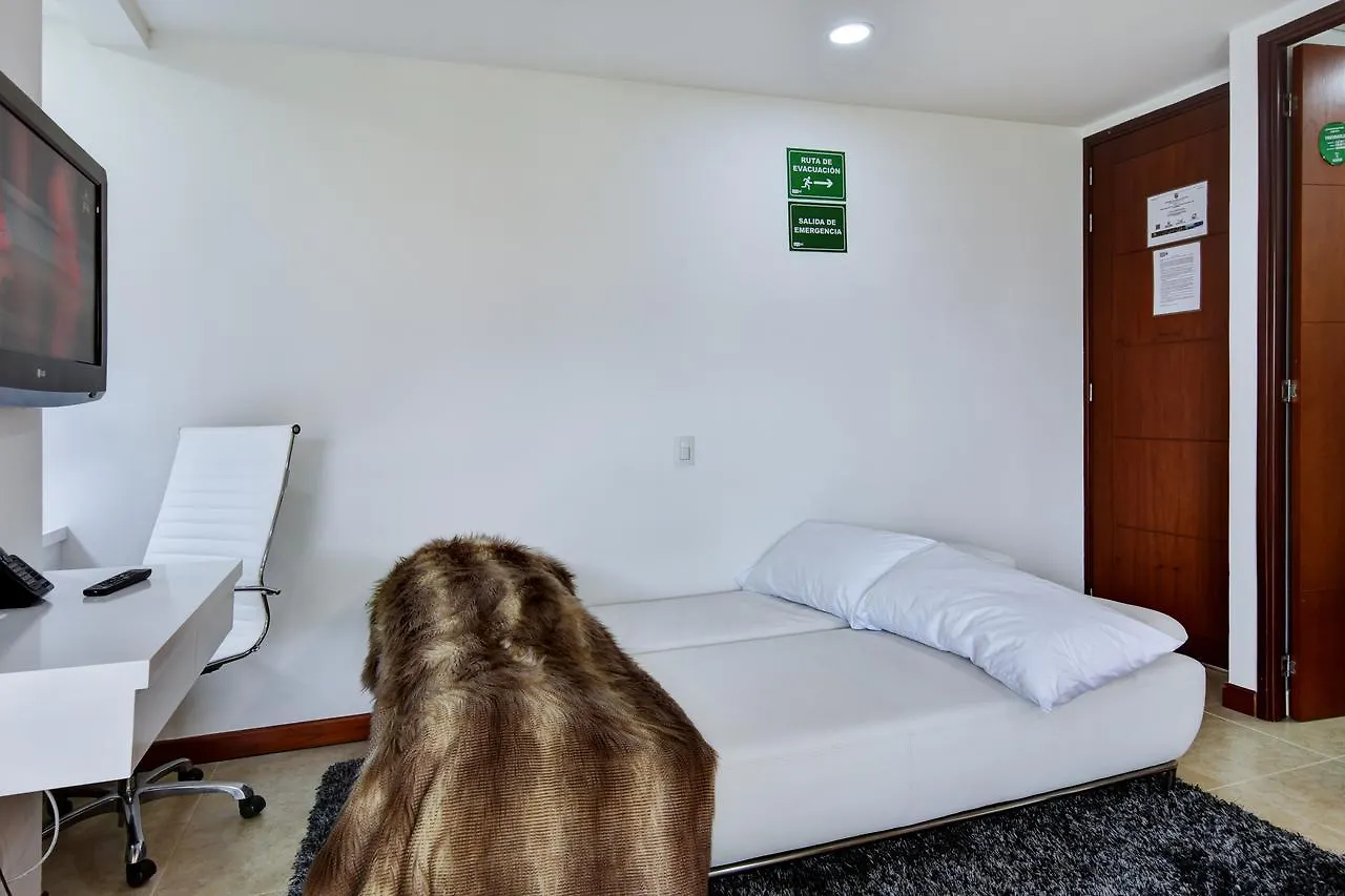 Blux Apartamentos Medellín 0*,  Colombia
